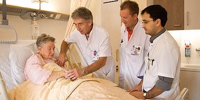Foto interne geneeskunde, van de Osteopraktijk in Amsterdam, behandeling van bewegingsbeperkingen van botten, spieren, bloedvaten, ingewanden.