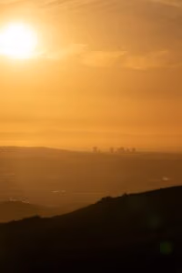 Zonsondergang boven de stad